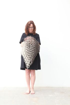 Flow dark brown and white