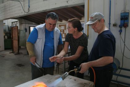 Talking with Iuri, the glassmaster (left)